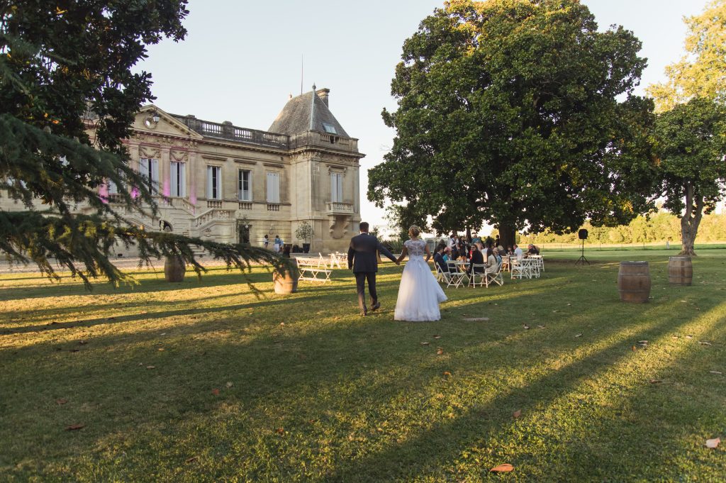 Chateau jardin, cocktail Bourg sur Gironde. photographe mariage dordogne gironde mariage